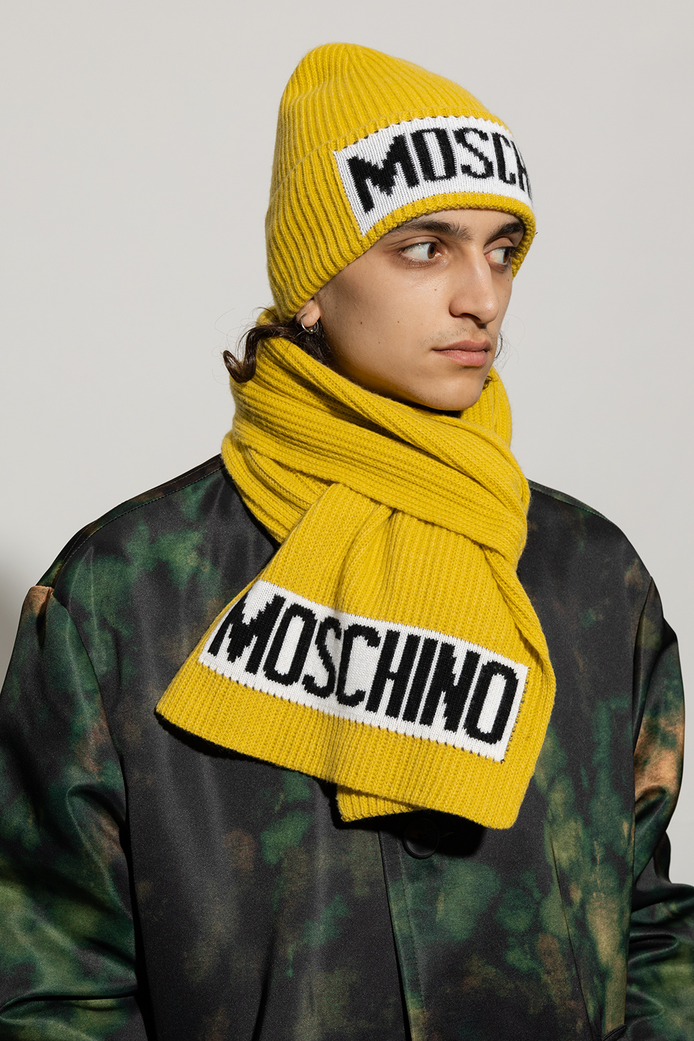 Moschino hat best sale and scarf